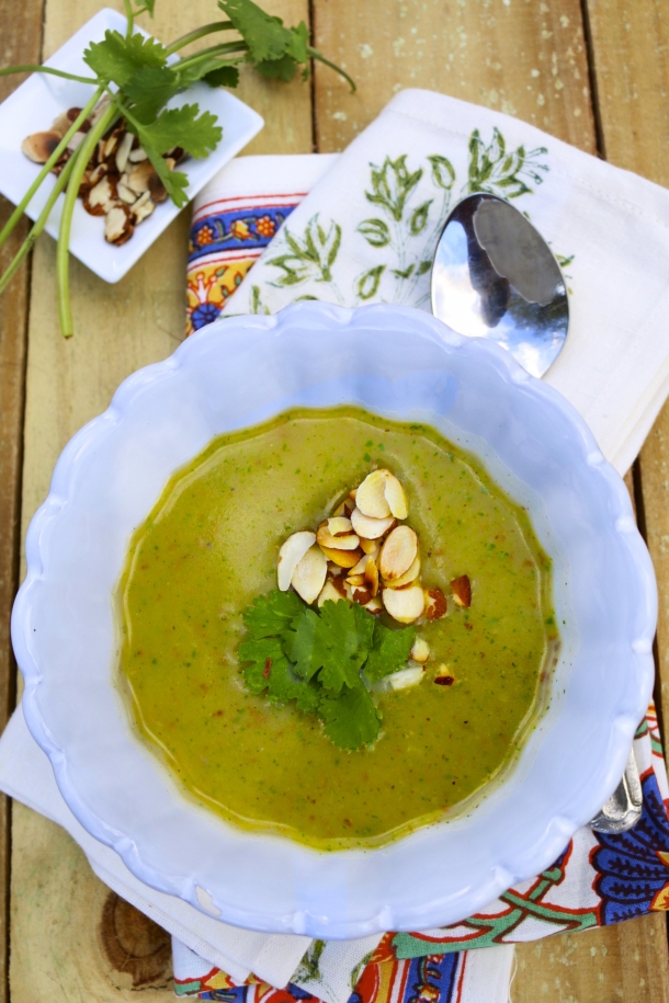 Sopa de papa y cilantro