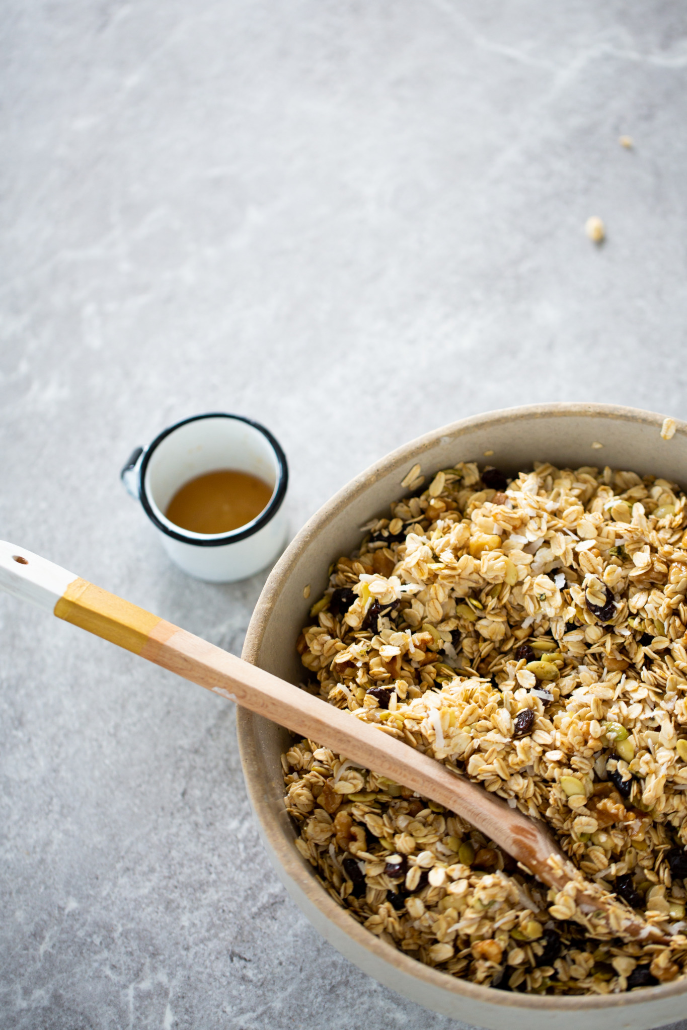 granola hecha en casa antes de meterla al horno