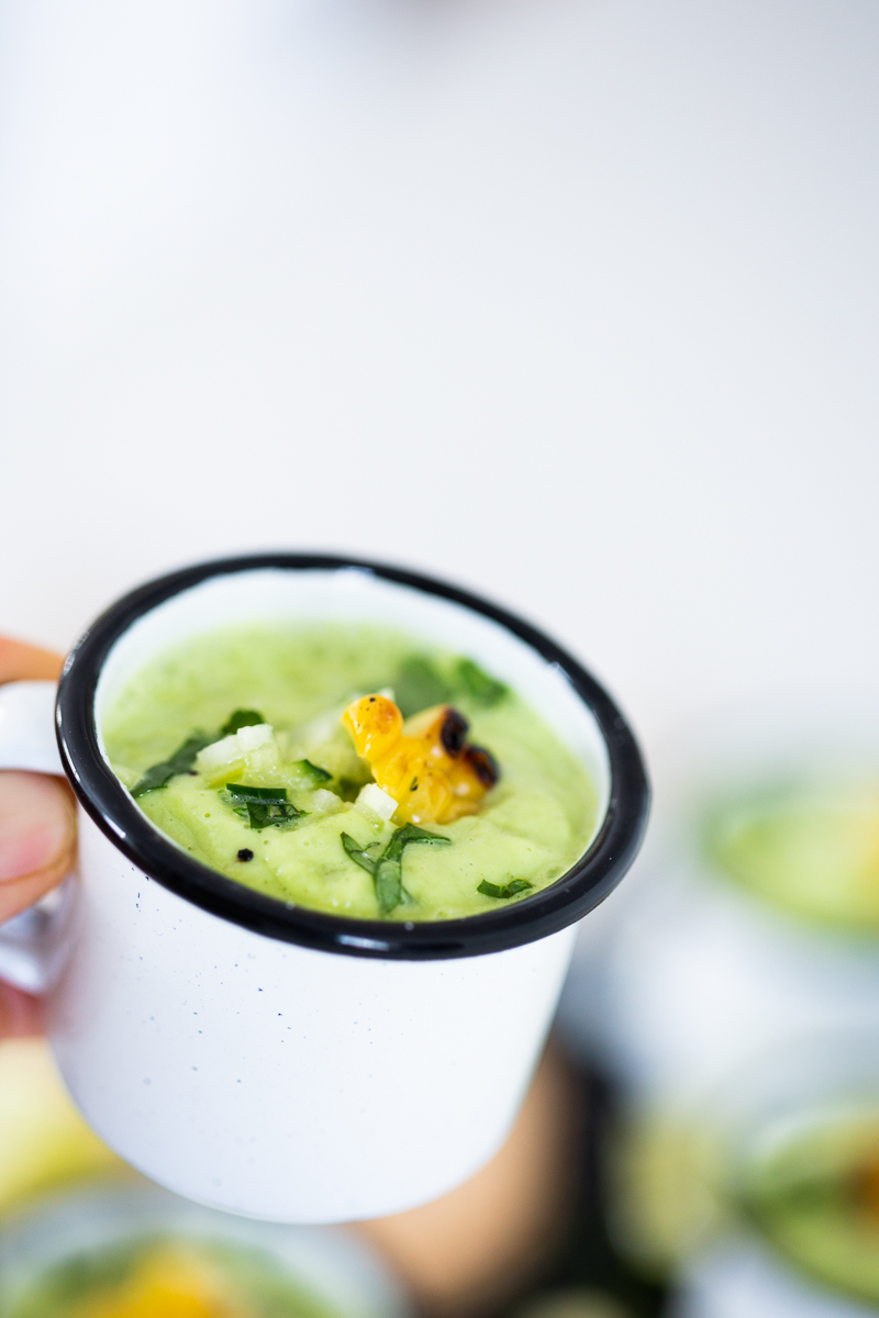 sopa fría de aguacate
