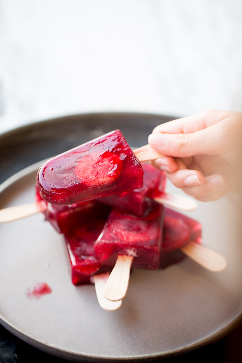 paletas de jamaica y fresa