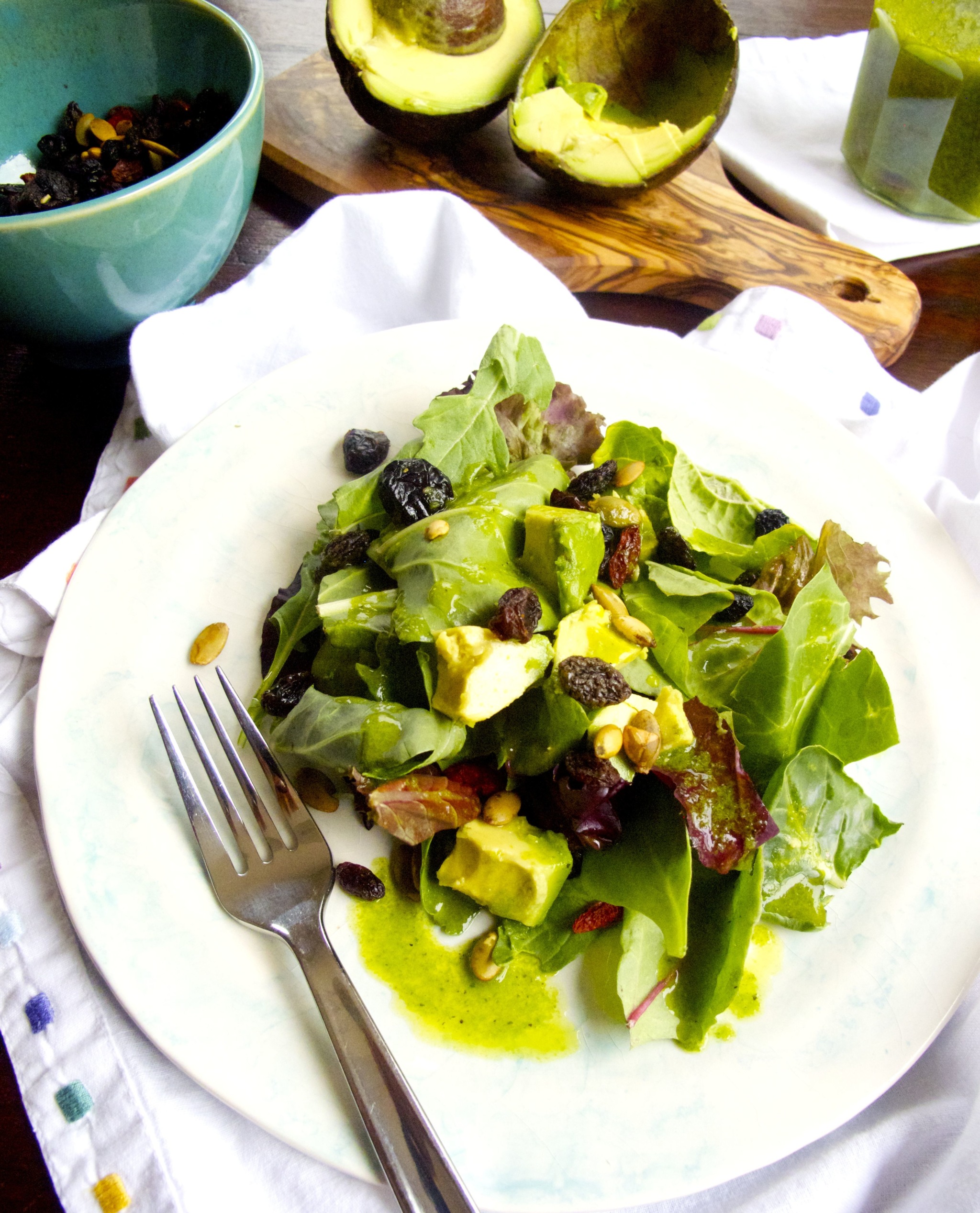 Aderezo de albahaca y aguacate.