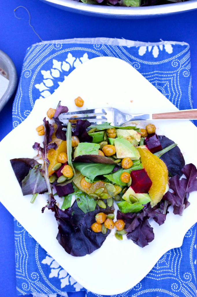 Ensalada de betabel, naranja y crutones de garbanzo (3)