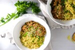 Ragu vegan de lentejas y champiñoes sobre quinoa-piloncilloyvainilla.com