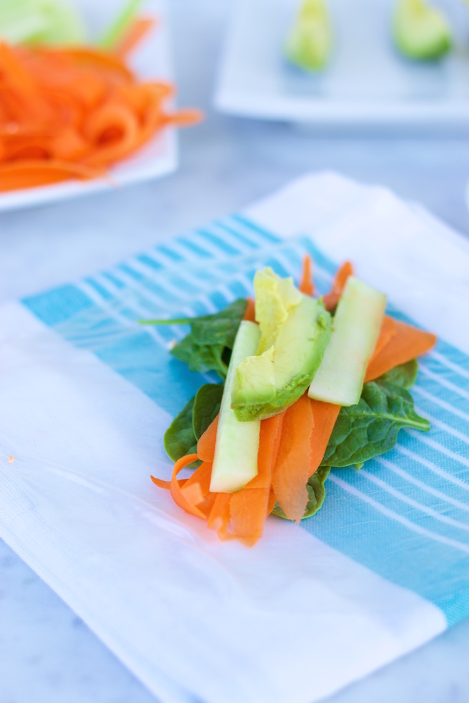 Spring rolls de verduras con salsa de almendra