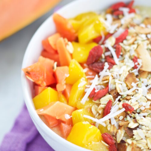 Smoothie bowl tropical