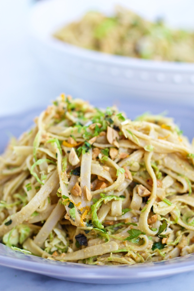 Noodles con cream de cacahuate y naranja