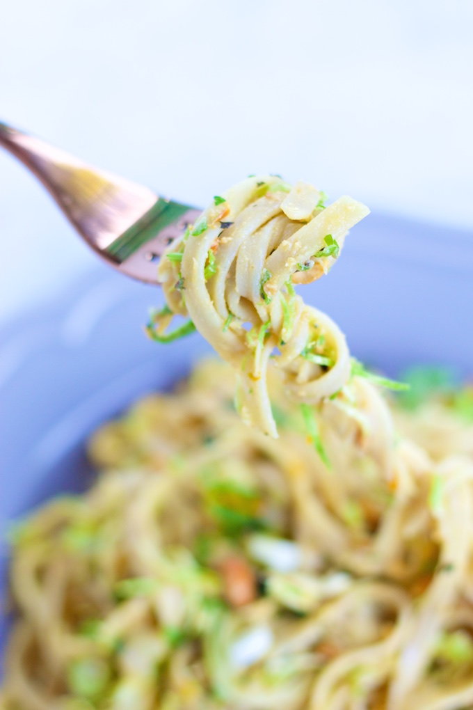 Noodles con cream de cacahuate y naranja