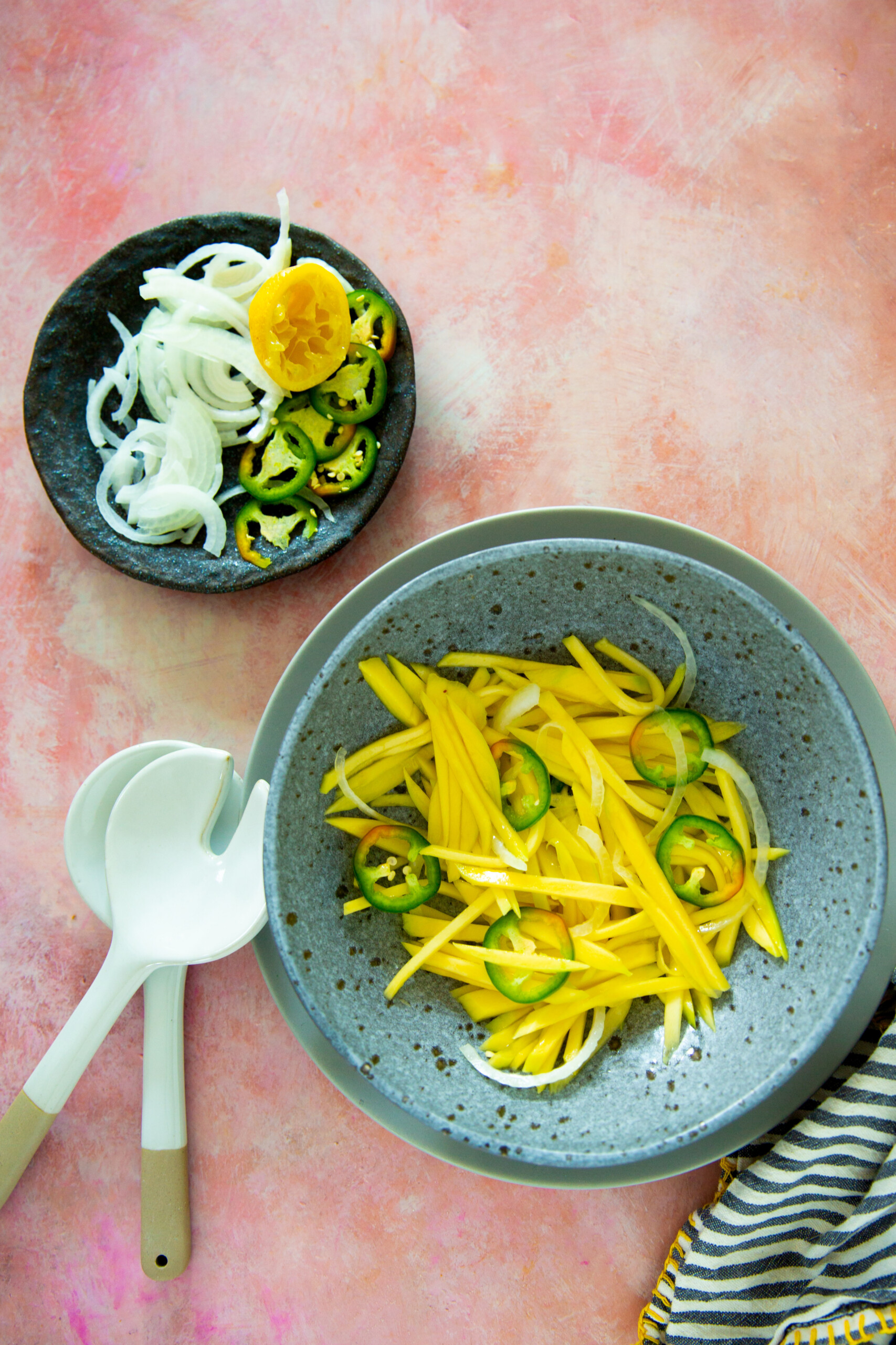 Ensalada de mango verde con chile serrano | Piloncillo&Vainilla