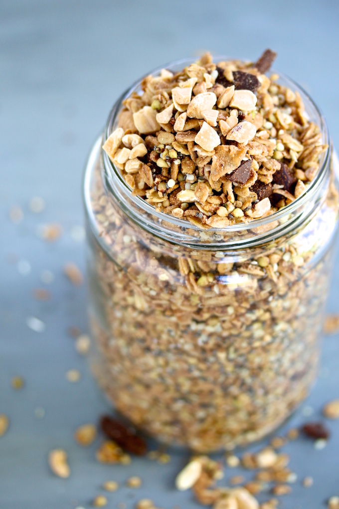 Granola de cacahuate y chocolate
