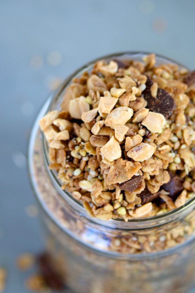 Granola de cacahuate y chocolate