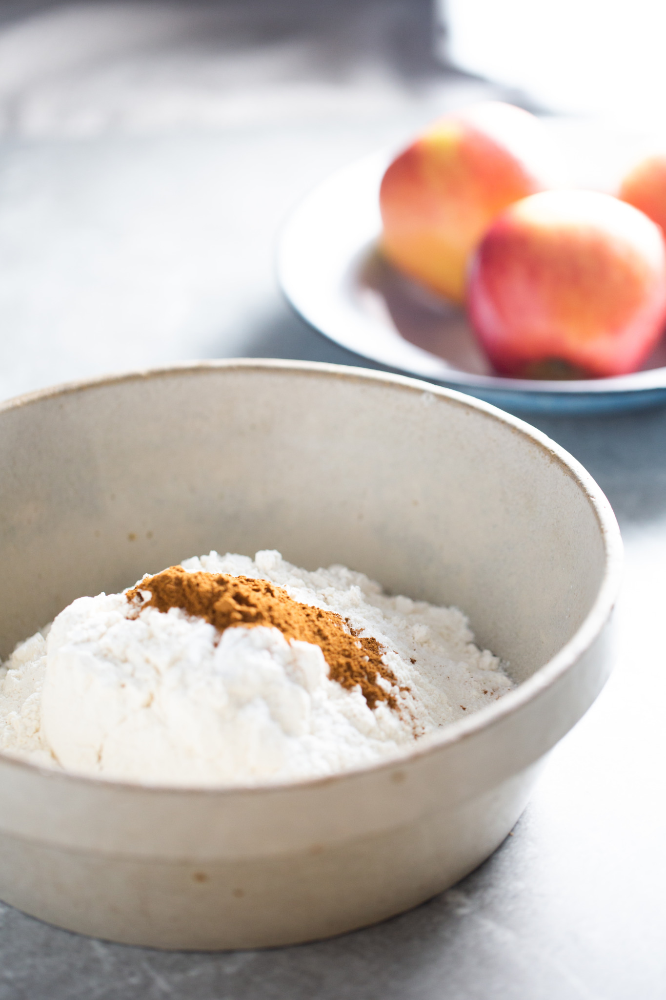 Ingredientes para hacer donas de manzana en el horno