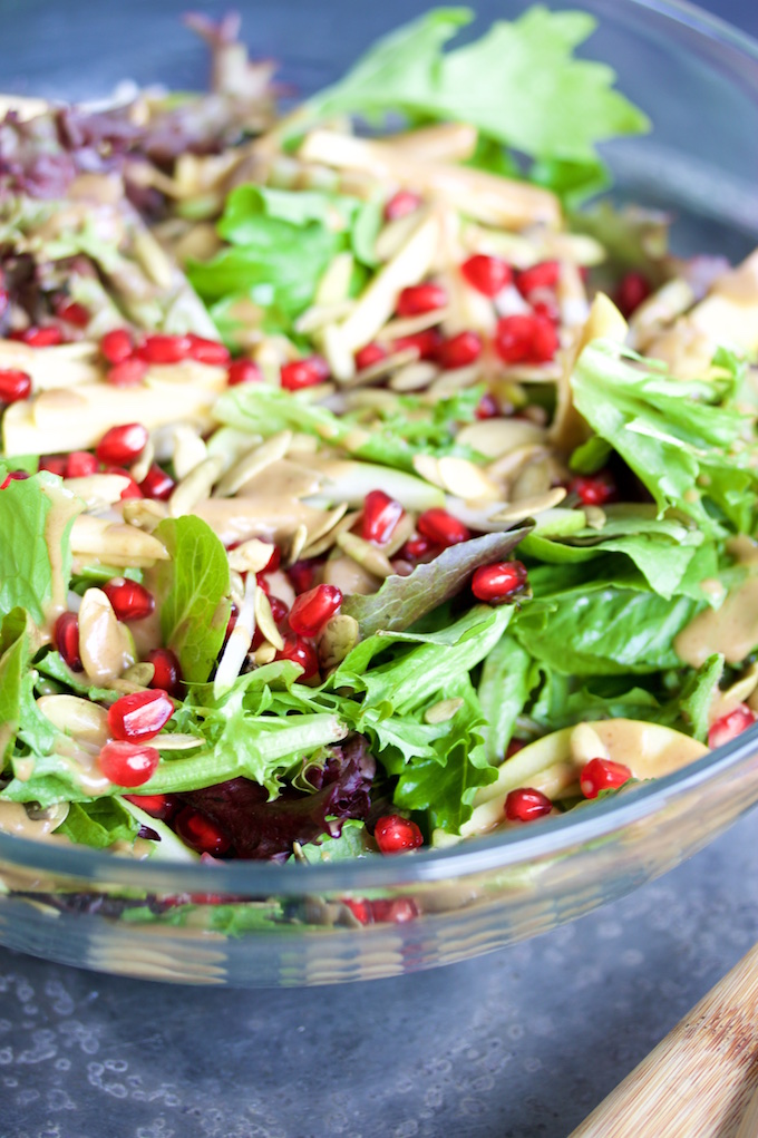 Ensalada de otoño con aderezo de pasitas