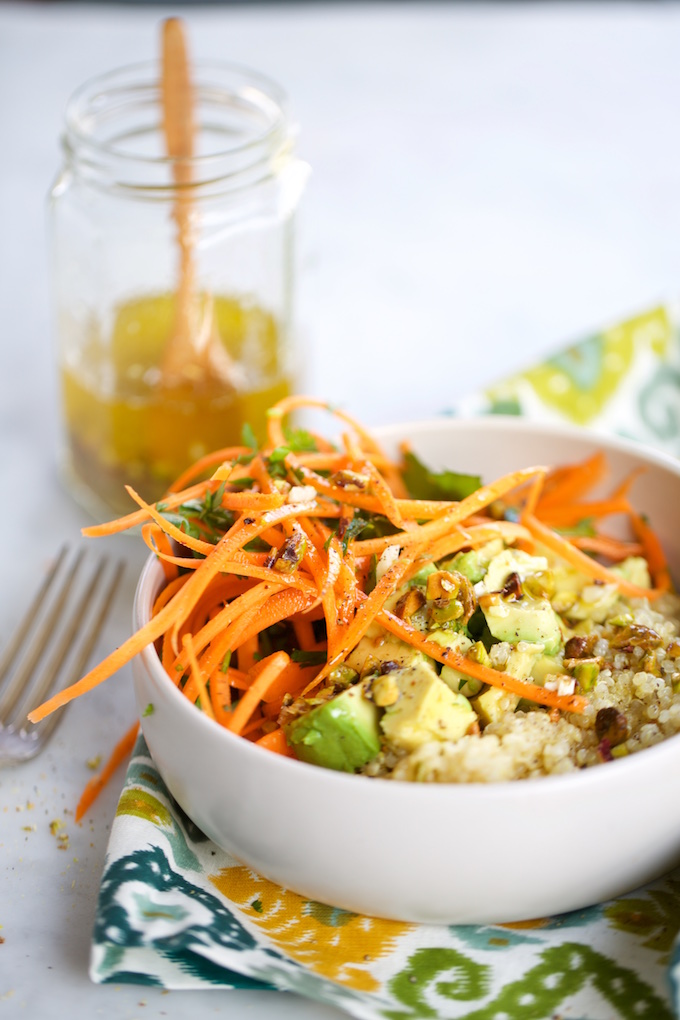 Quinoa con zanahorias y aderezo de pistaches.P&V