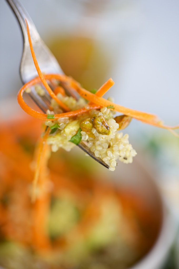 Quinoa con zanahorias y aderezo de pistaches.P&V