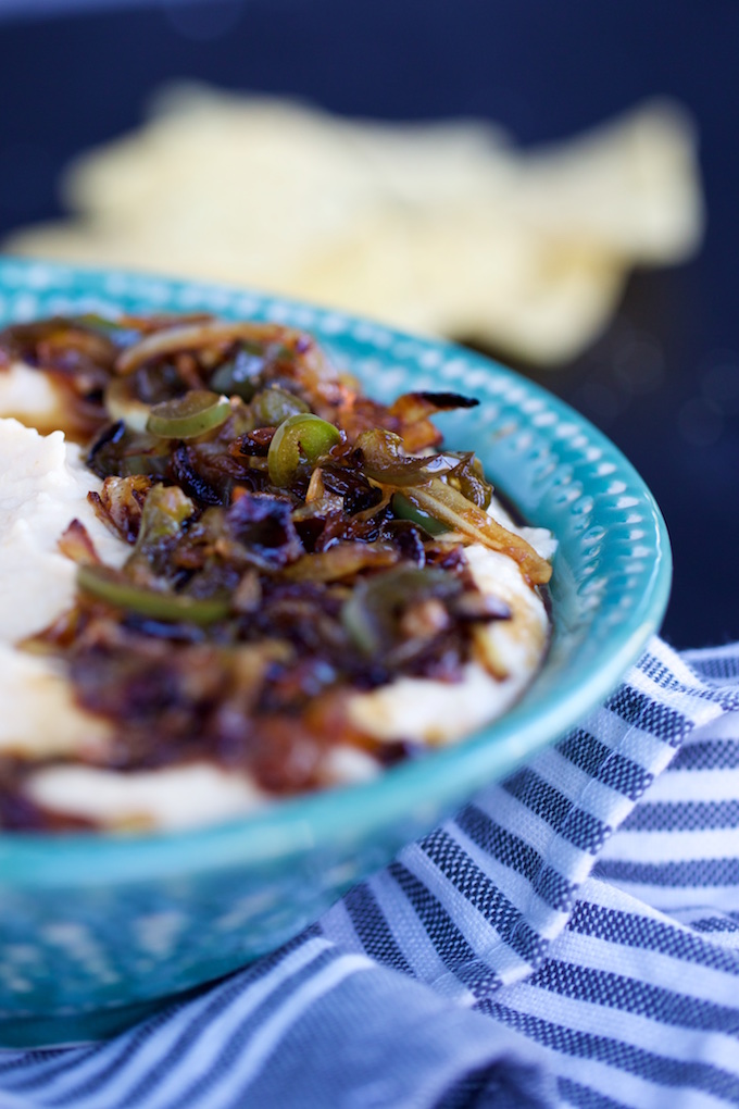 Receta de hummus con chiles toreados