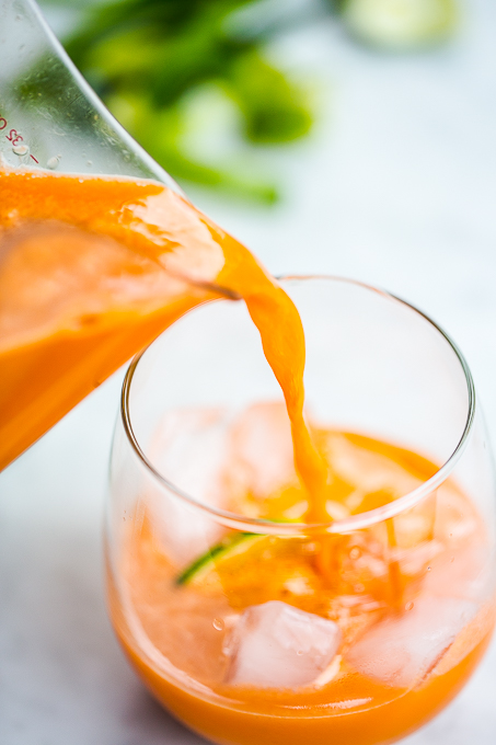 Limon y de tomate jugo zanahoria