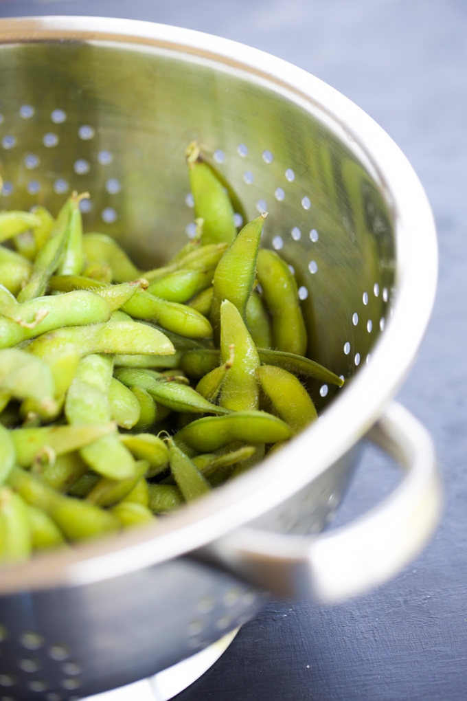 Edamame asados con limón