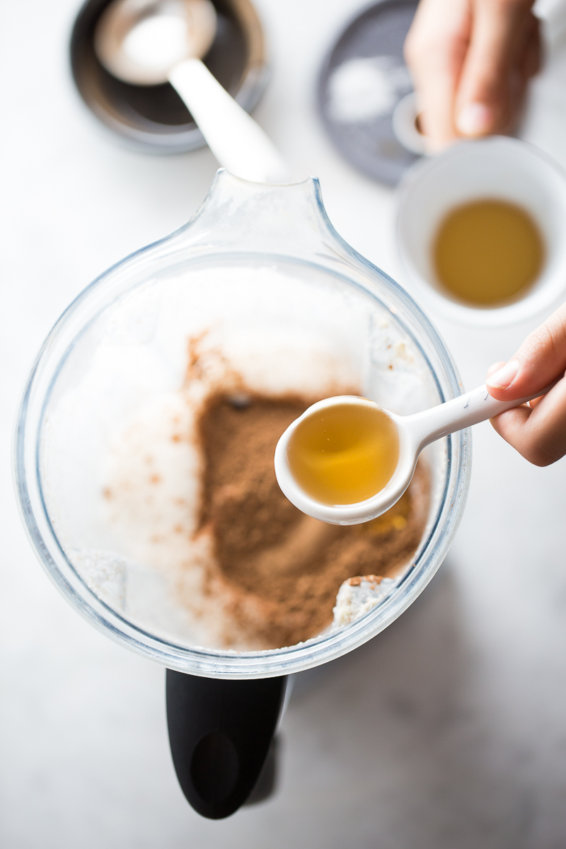 Leche de avellana con chocolate. Super fácil de hacer, deliciosa y llena de vitaminas y minerales para el cuerpo.