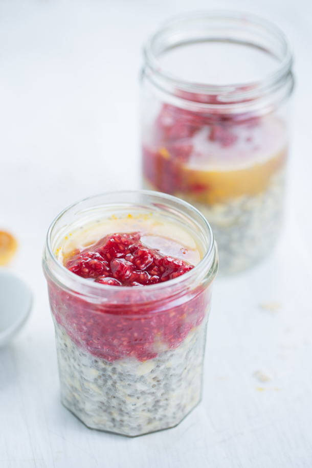Avena con chia naranja y frambuesa, overnight oats.