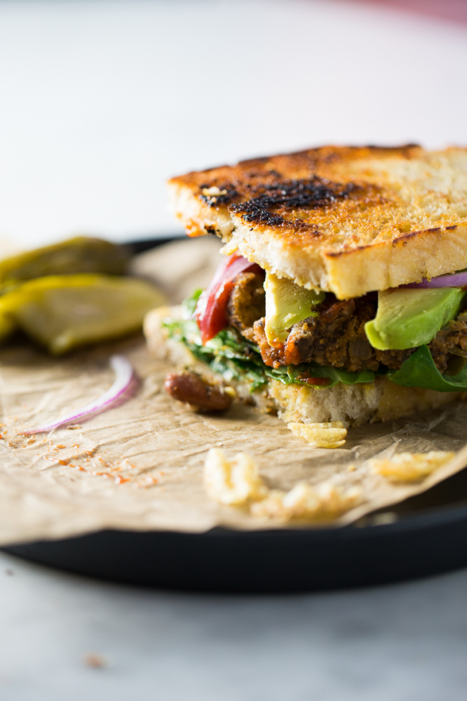 Veganas deliciosas, faciles y nutritivas. Hamburguesas de verano con papa, frijol y champiñones.