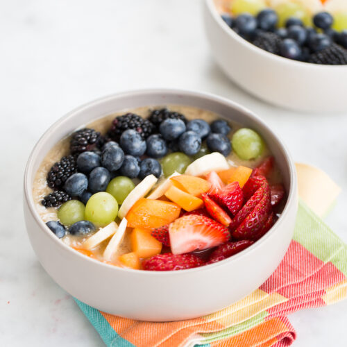 Smoothie bowl con colores del arcoirs