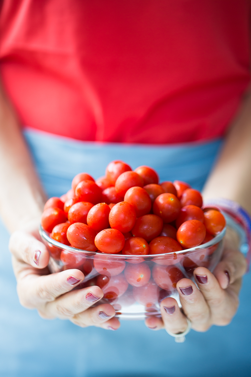 Tomates cherry en un tazon.