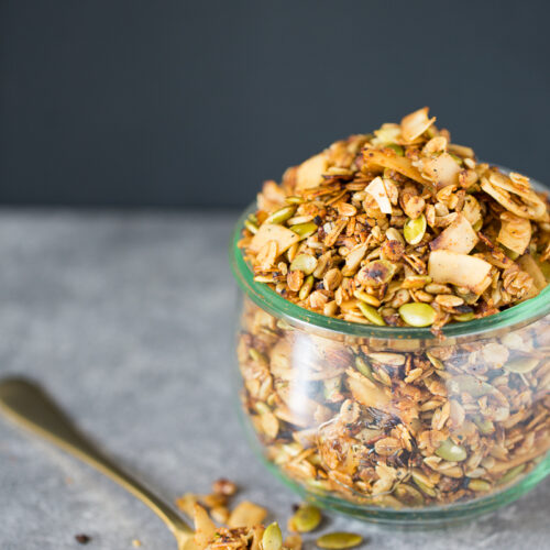 Granola salada para ensaladas o cualquier otrpo platillo que necesite un crunch.