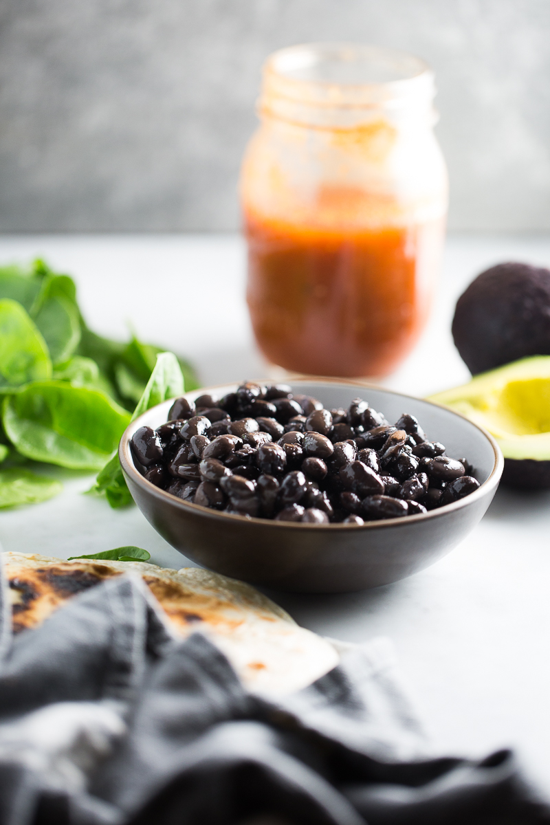 Ingredientes para hacer burritos veganos