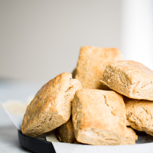 Receta de biscuits hechos en casa, solo 5 ingredientes y son veganos.