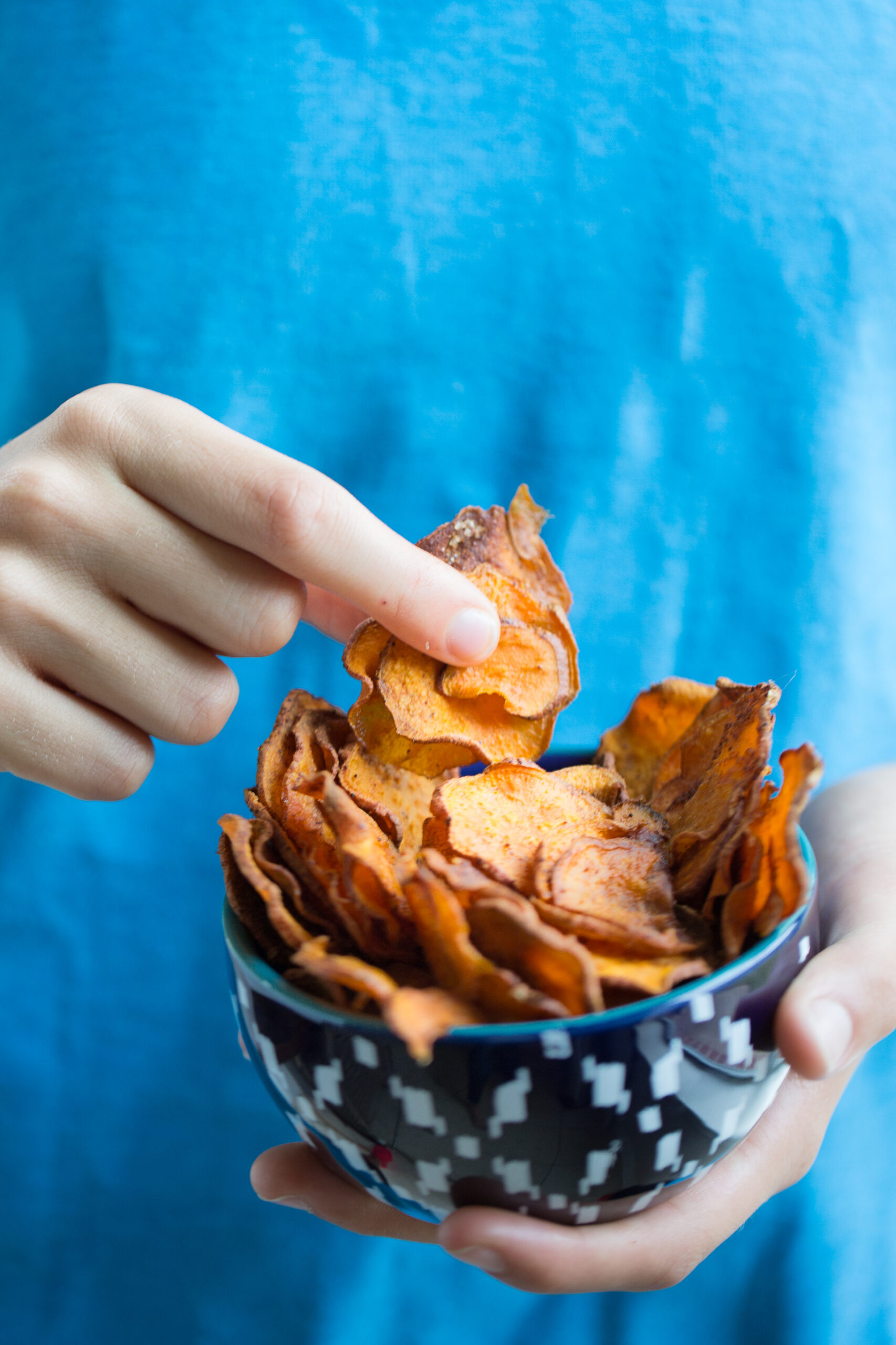 Chips sanas, veganas y fáciles de hacer de camote