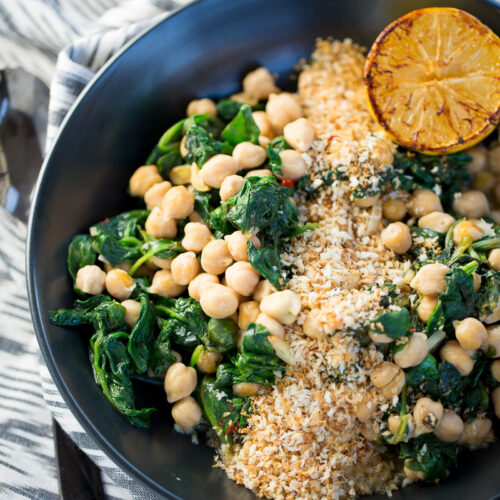 Receta de garbanzos con limón y espinacas.