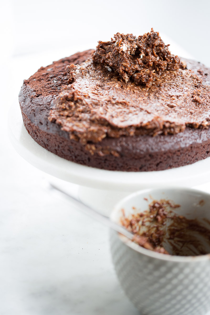 Receta de pastel de chocolate vegano para celebrar un buen cumpleaños.