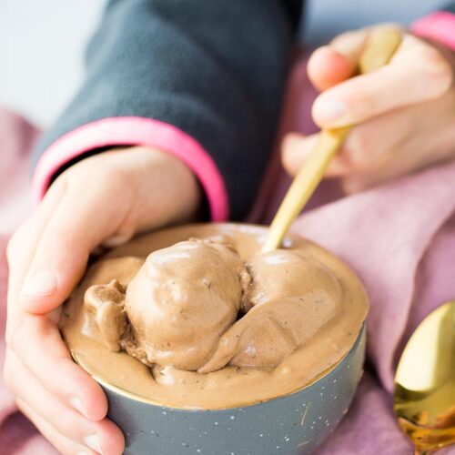 Receta de nieve de chocolate con solo 4 ingredientes. 4 ingredient vegan chocolate ice-cream.