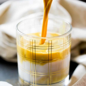 Latte dorado, Café dorado con turmeric. Golden latte.