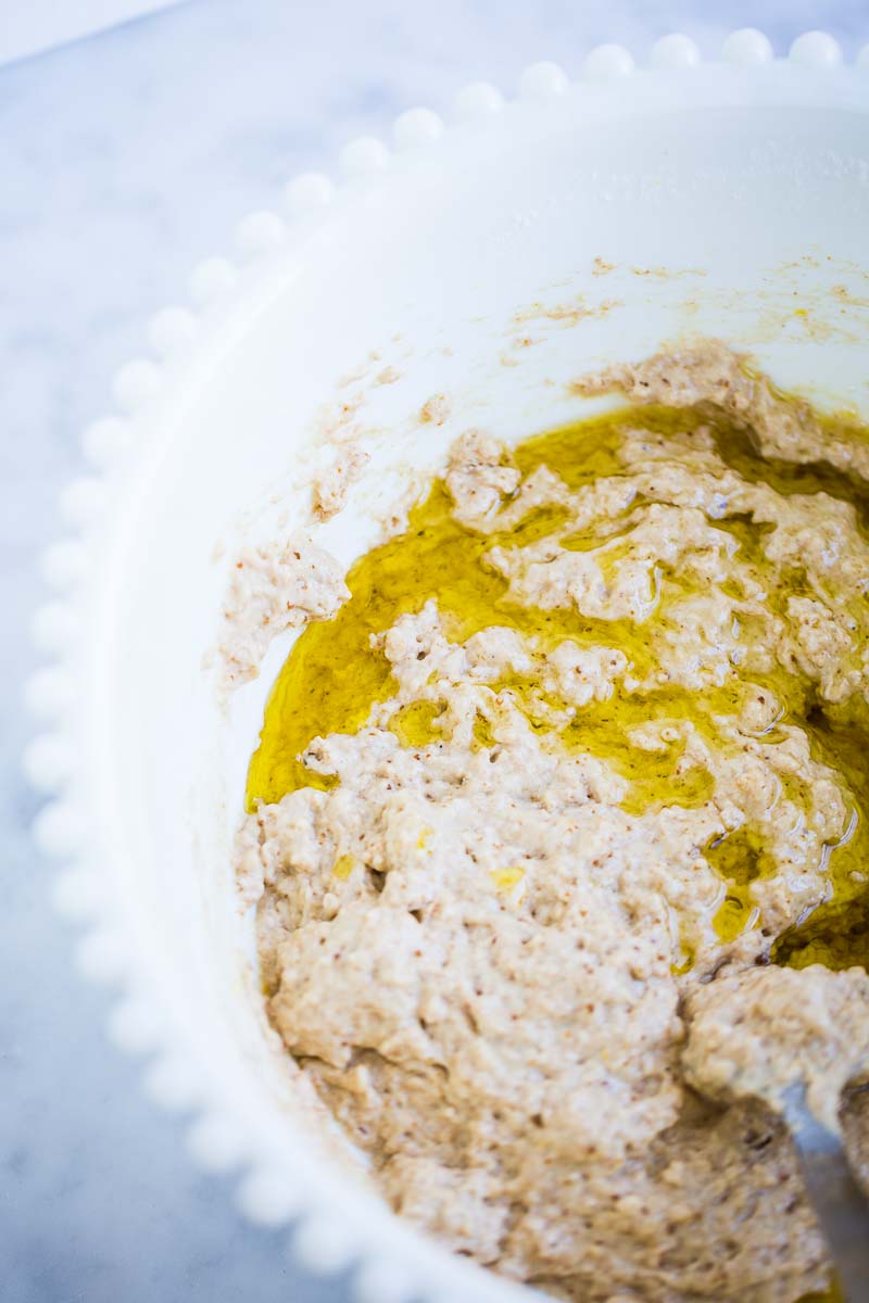 Mecla de harina y aceite de oliva para pan.