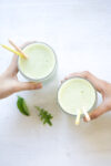 Smoothie con crema de cacahuate, receta perfecta para empezar a tomar smoothies.