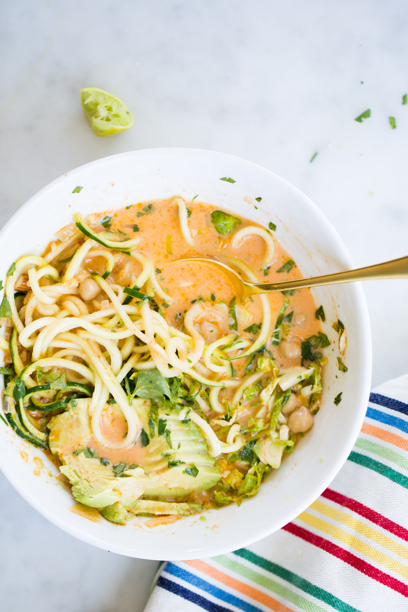 Receta de curry rojo con verduras en cinco minutos. Receta saludable, facil y vegana.