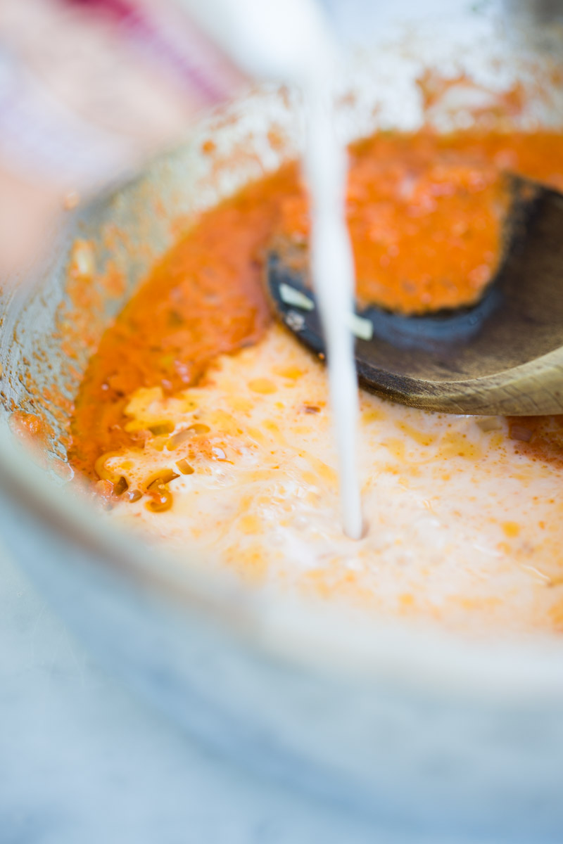 Receta de curry rojo con verduras en cinco minutos. Receta saludable, facil y vegana.