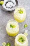 Receta de margarita de piña y menta.