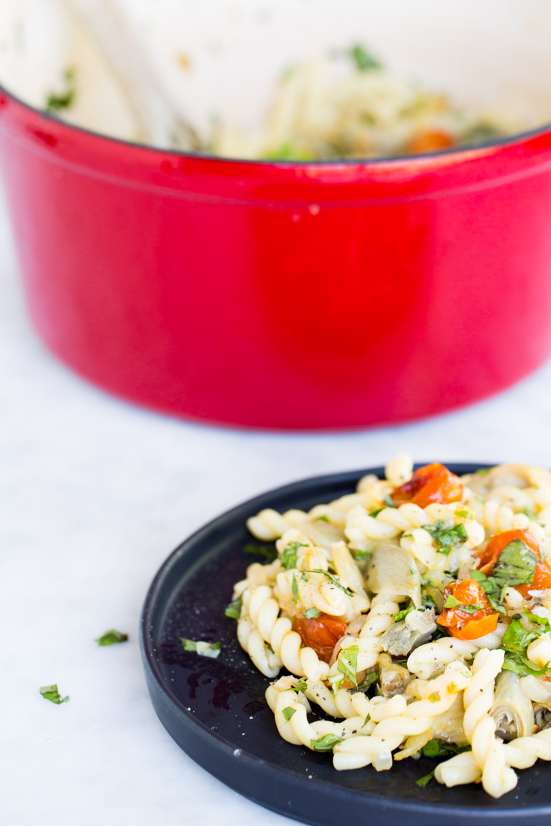 Pasta con verduras asadas, receta vegana, fácil y deliciosa.