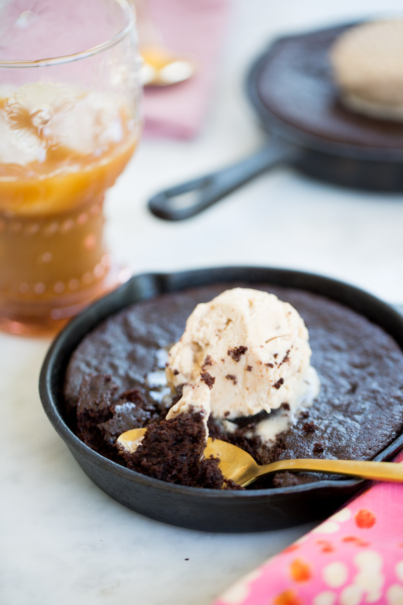 Receta vegana de mocha brownies, brownies con cafe.