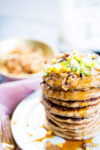 Recipe for vegan corn pancakes with spicy coconut "bacon"