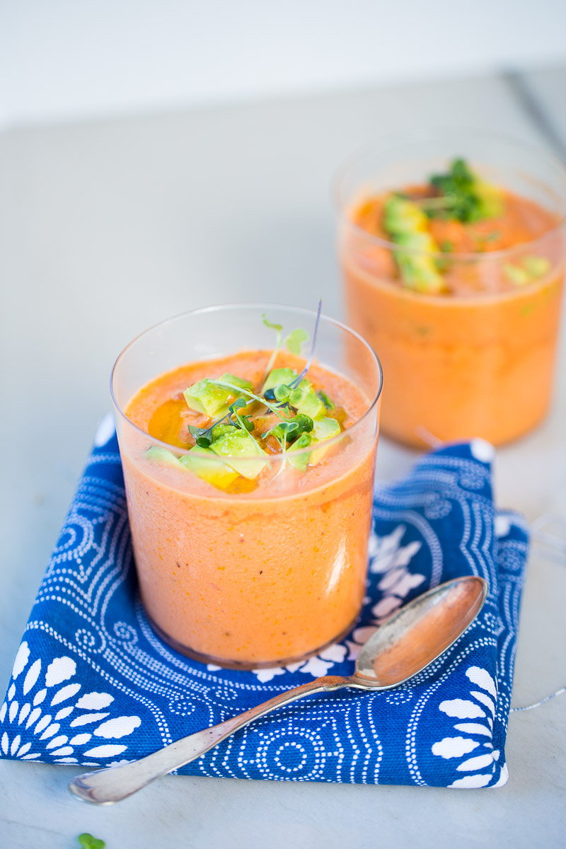 Receta para hacer sopa fría de sandía o gazpacho de sandía.