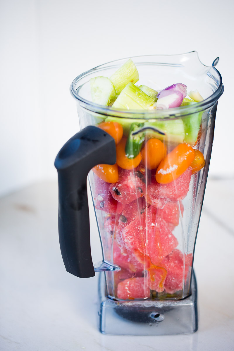 Receta para hacer sopa fría de sandía o gazpacho de sandía, receta super fácil, deliciosa y super nutritiva.