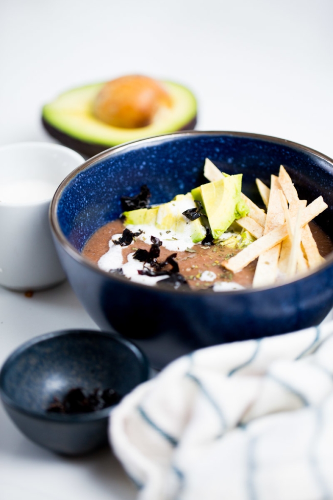 sopa de frijol y tomate