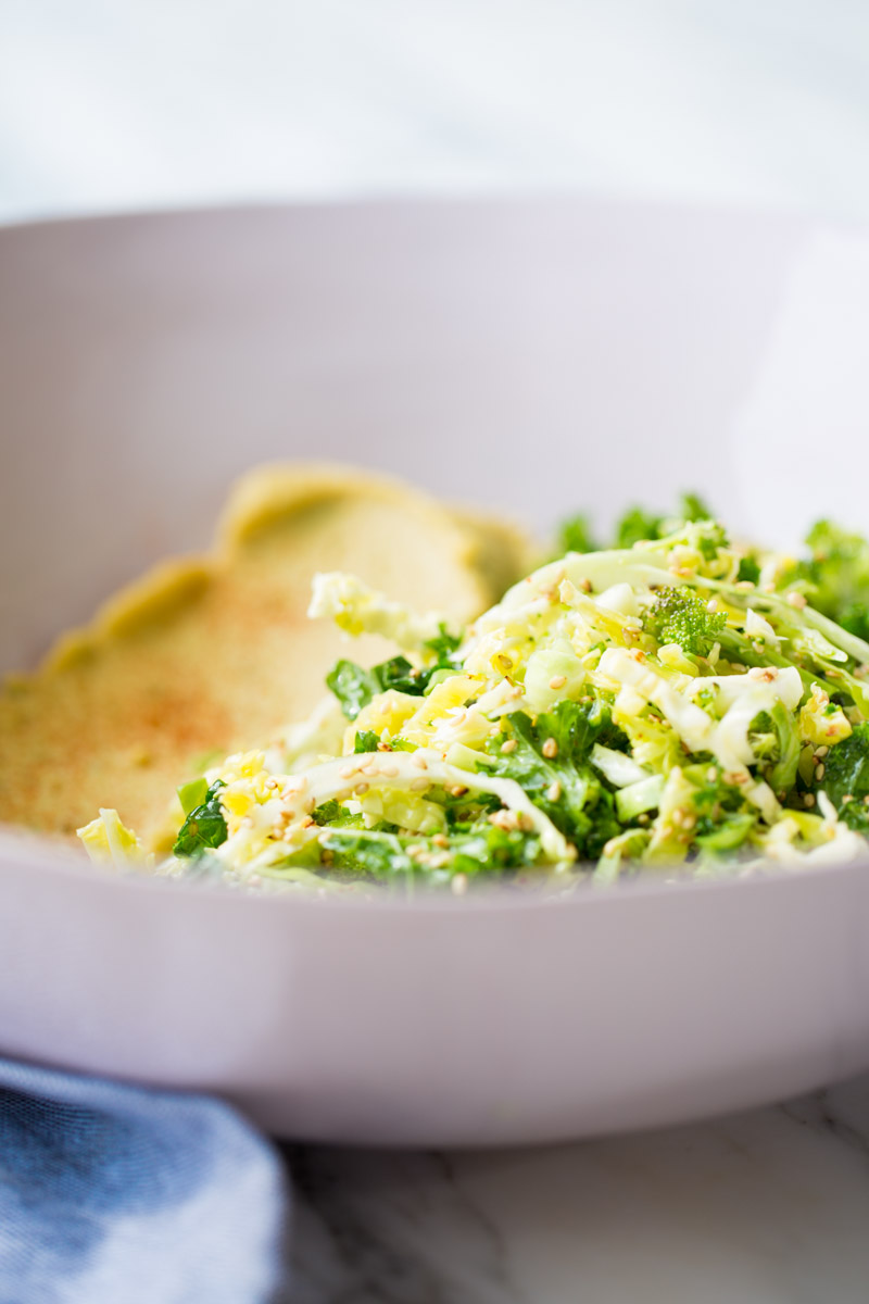 ensalada verde con hummus