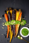 Zanahorias rostizadas con salsa de cilantro y pepitas