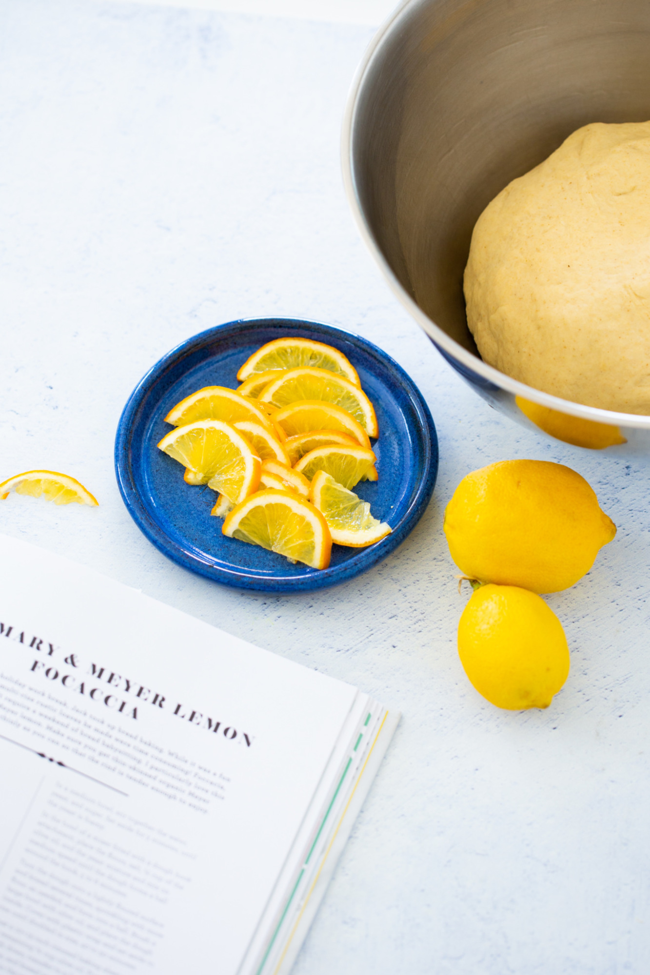 focaccia de limón y aceitunas