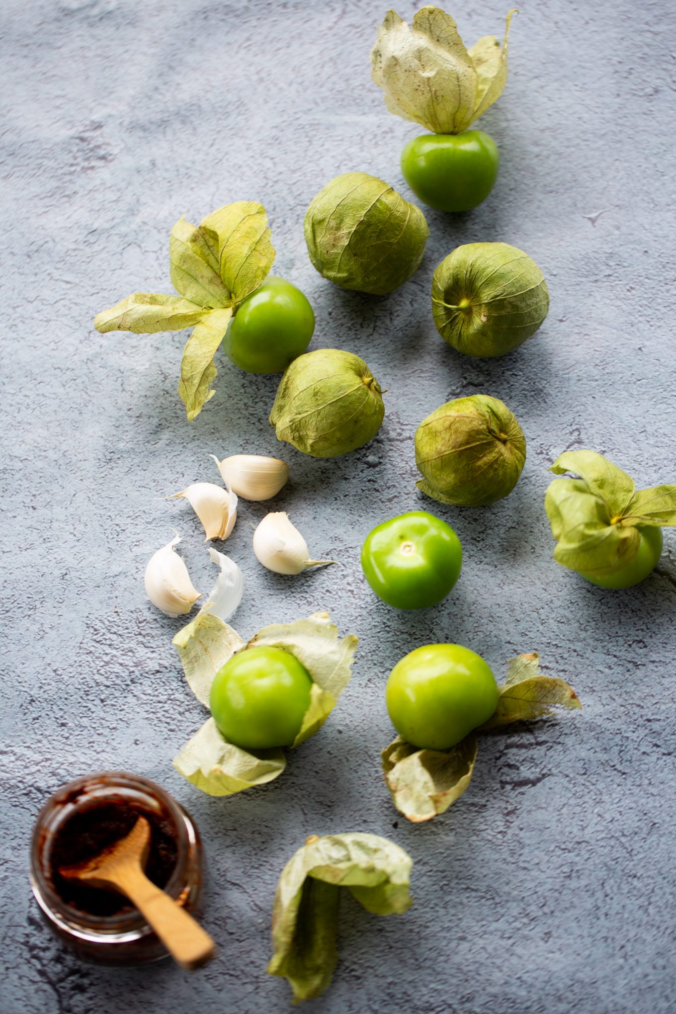 ingredientes para hacer salsa verde con chipotle