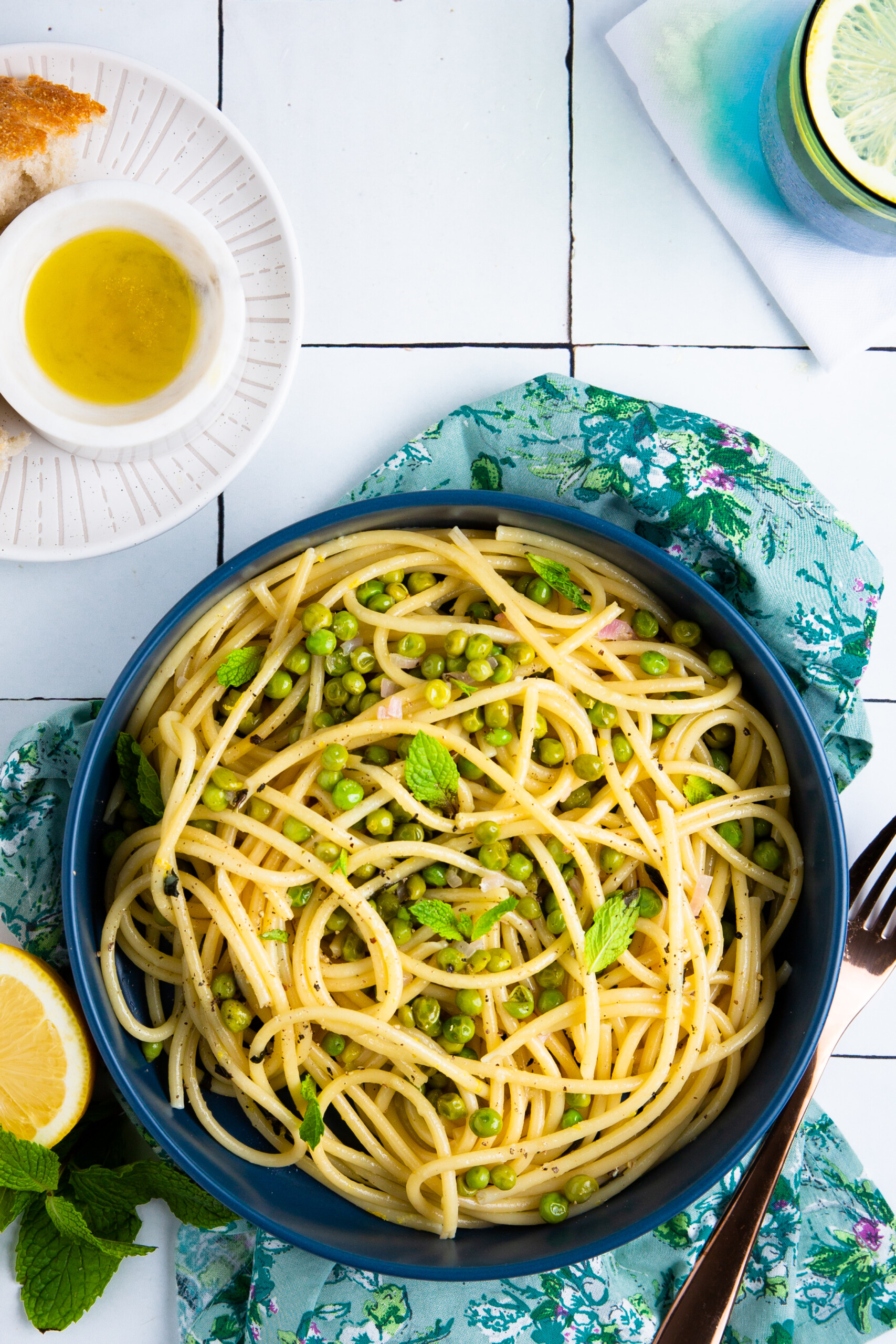 Pasta con limón y chicharos